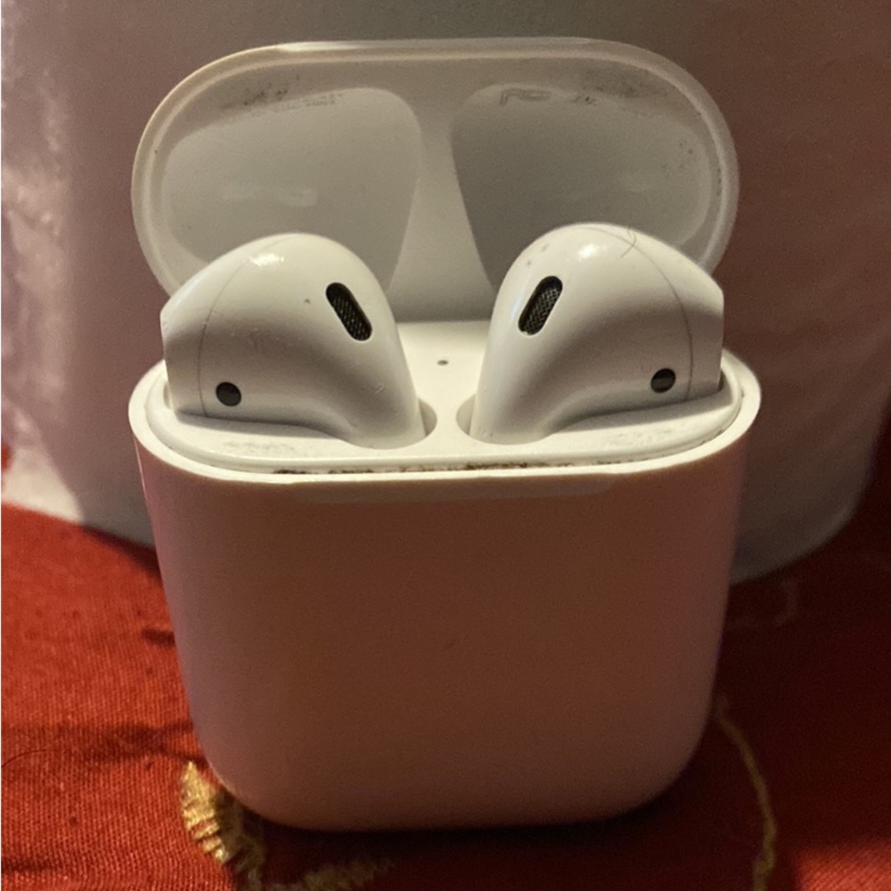 AirPods first generation everything in good condition